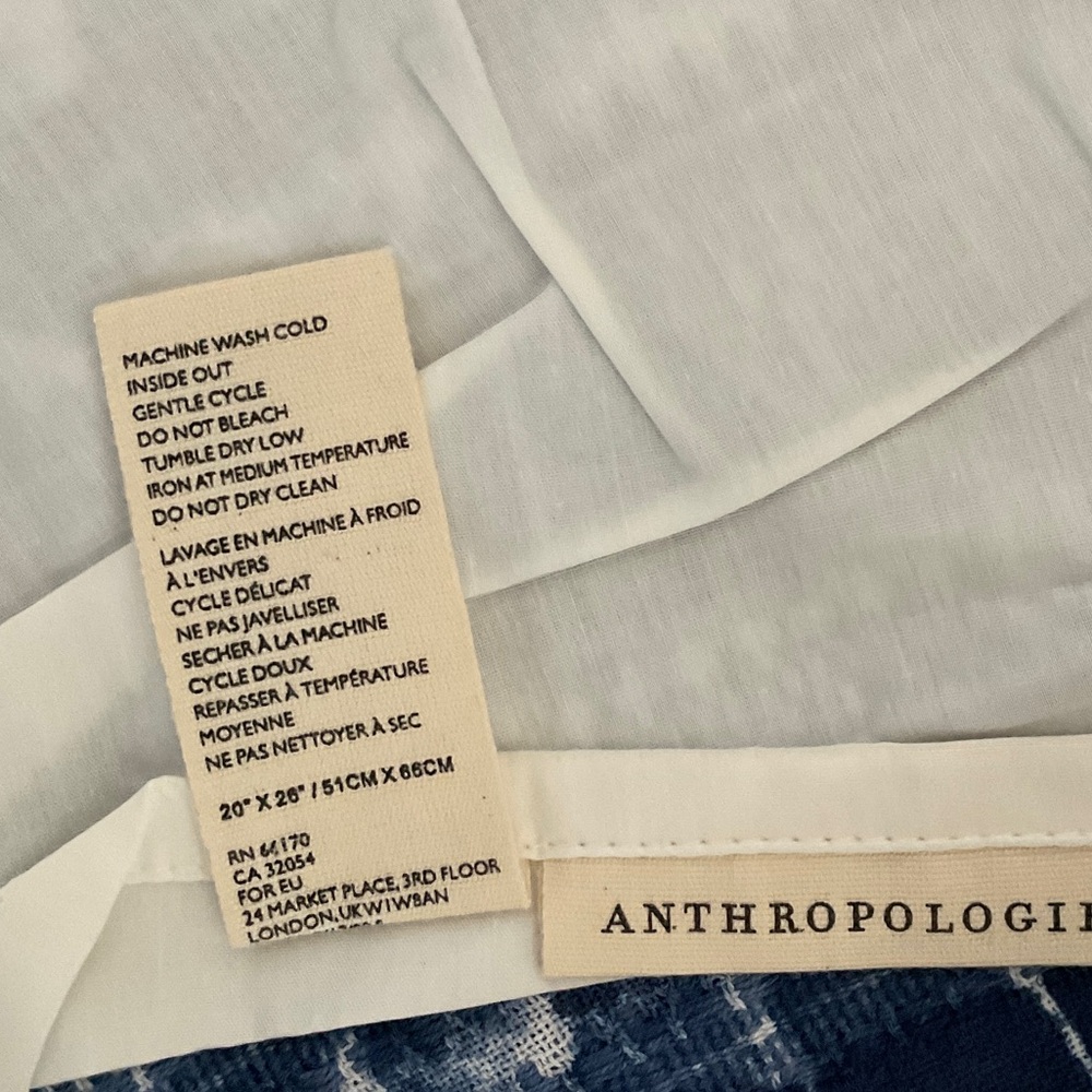 NWOT 2 Anthropologie standard pillow shams - Picture 4 of 7